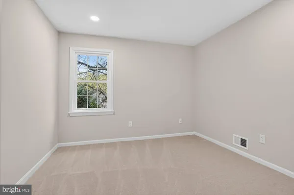 $998,900 | 9217 Dorothy Lane, Springfield, VA 22153