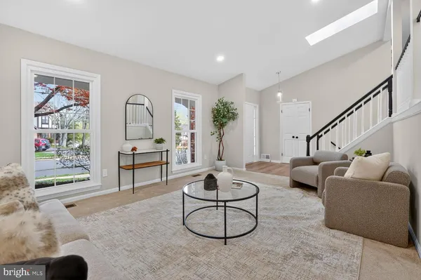 $998,900 | 9217 Dorothy Lane, Springfield, VA 22153