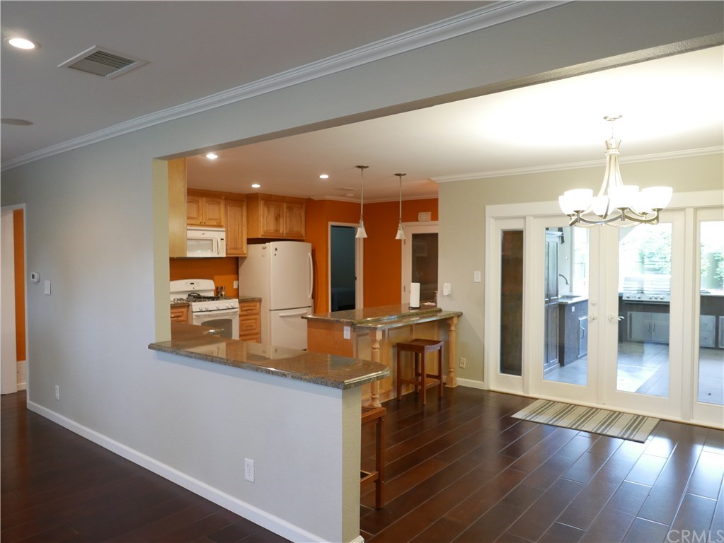 4731 Whipple Road Riverside, CA 92506 - Photo 5 of 20