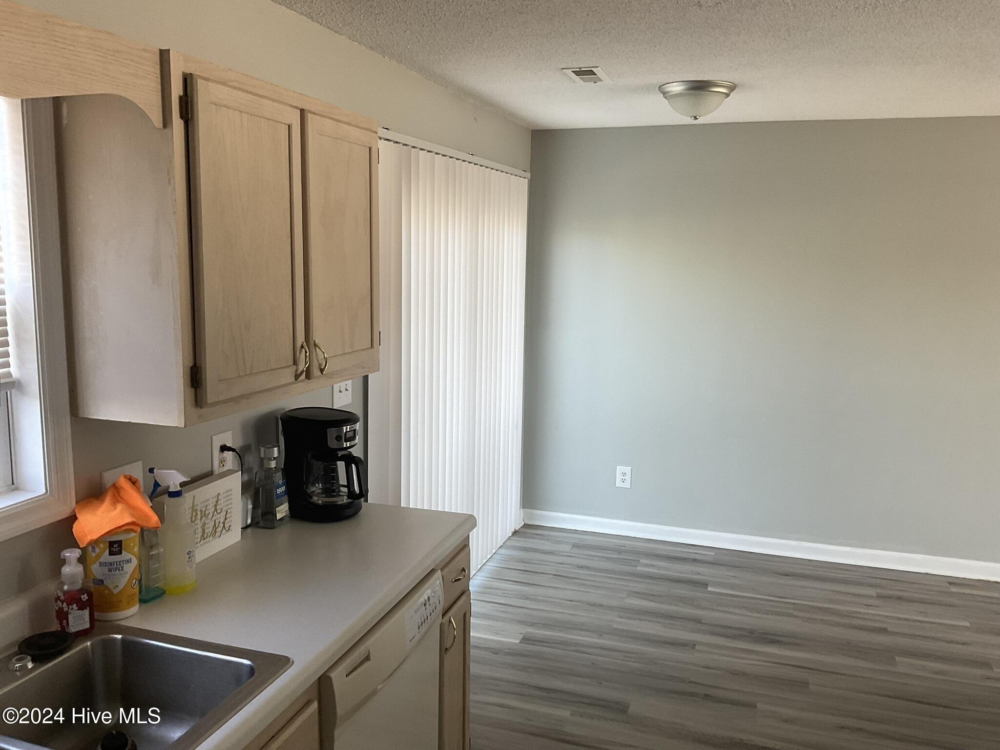 511 Amber Avenue Hubert, NC 28539 - Photo 5 of 16 Dining Room