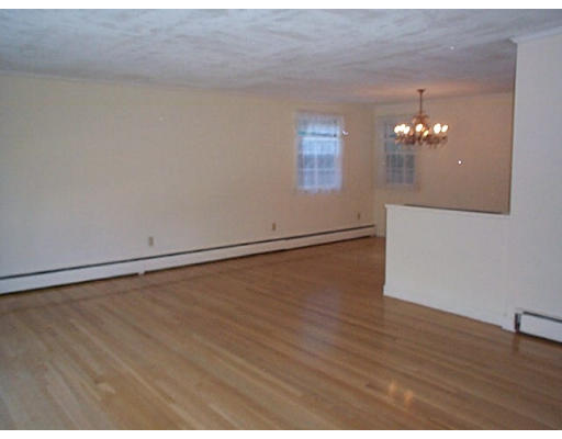 11 Highgate Road Framingham, MA 01701 - Photo 5 of 28 Gallery Image 5
