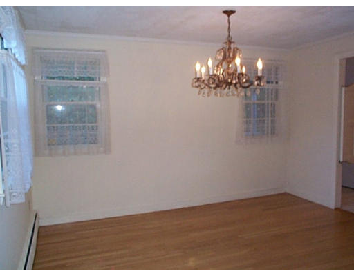11 Highgate Road Framingham, MA 01701 - Photo 8 of 28 Gallery Image 8