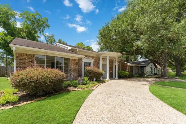 $368,900 | 8015 Burning Hills Drive, Houston, TX 77071