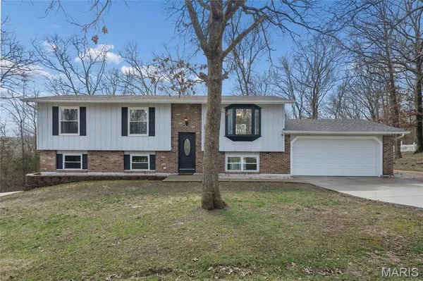 $299,999 | 8 Dogwood Lane, Hillsboro, MO 63050