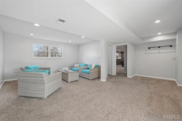 $299,999 | 8 Dogwood Lane, Hillsboro, MO 63050