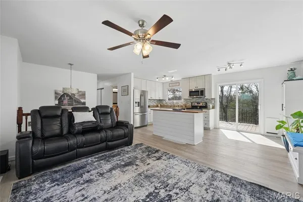 $299,999 | 8 Dogwood Lane, Hillsboro, MO 63050