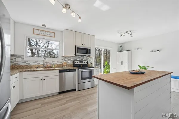 $299,999 | 8 Dogwood Lane, Hillsboro, MO 63050