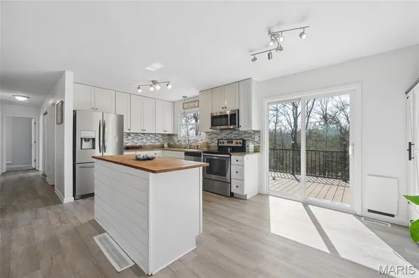 $299,999 | 8 Dogwood Lane, Hillsboro, MO 63050