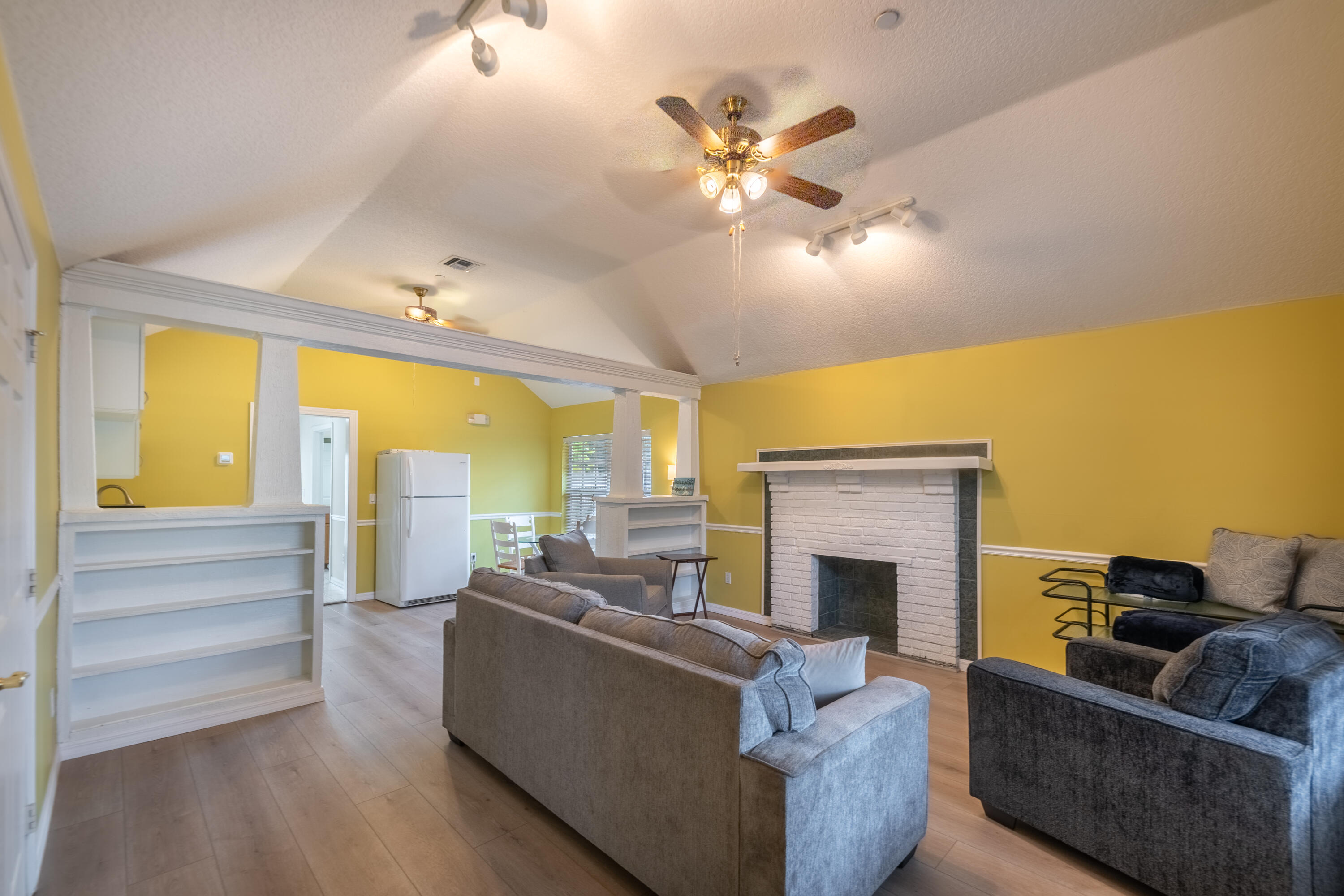 524 Southwest 3rd Street Stuart, FL 34994 - Photo 21 of 36 Living Room 1
