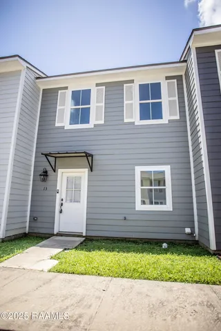 $198,500 | 13 Townhouse Cove, Lafayette, LA 70506