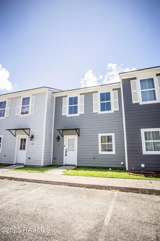 $198,500 | 13 Townhouse Cove, Lafayette, LA 70506
