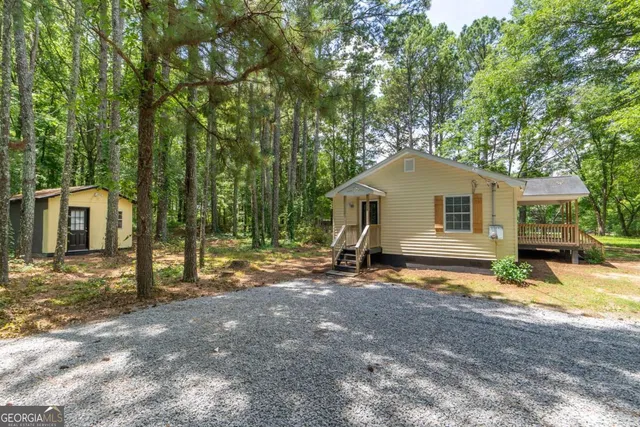 $1,700 | 3080 Meadow Trail, Loganville, GA 30052