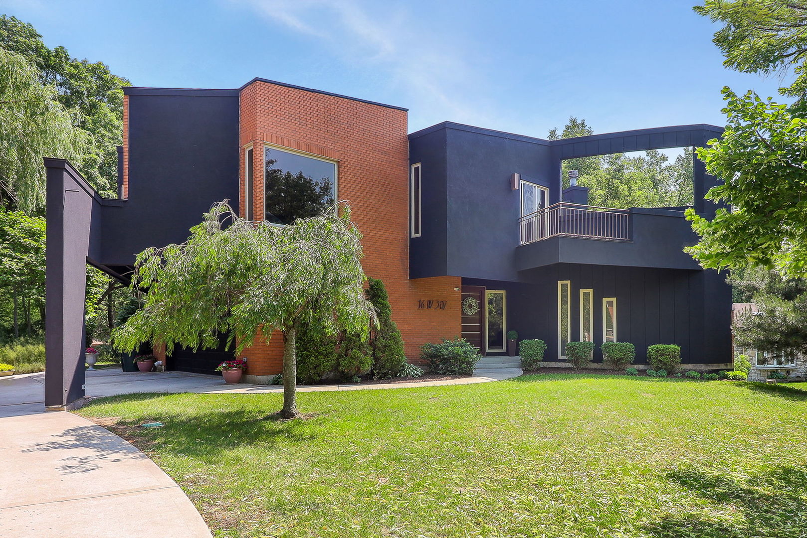 16W307 95th Place Burr Ridge, IL 60527 - Photo 1 of 54 Gallery Image 1