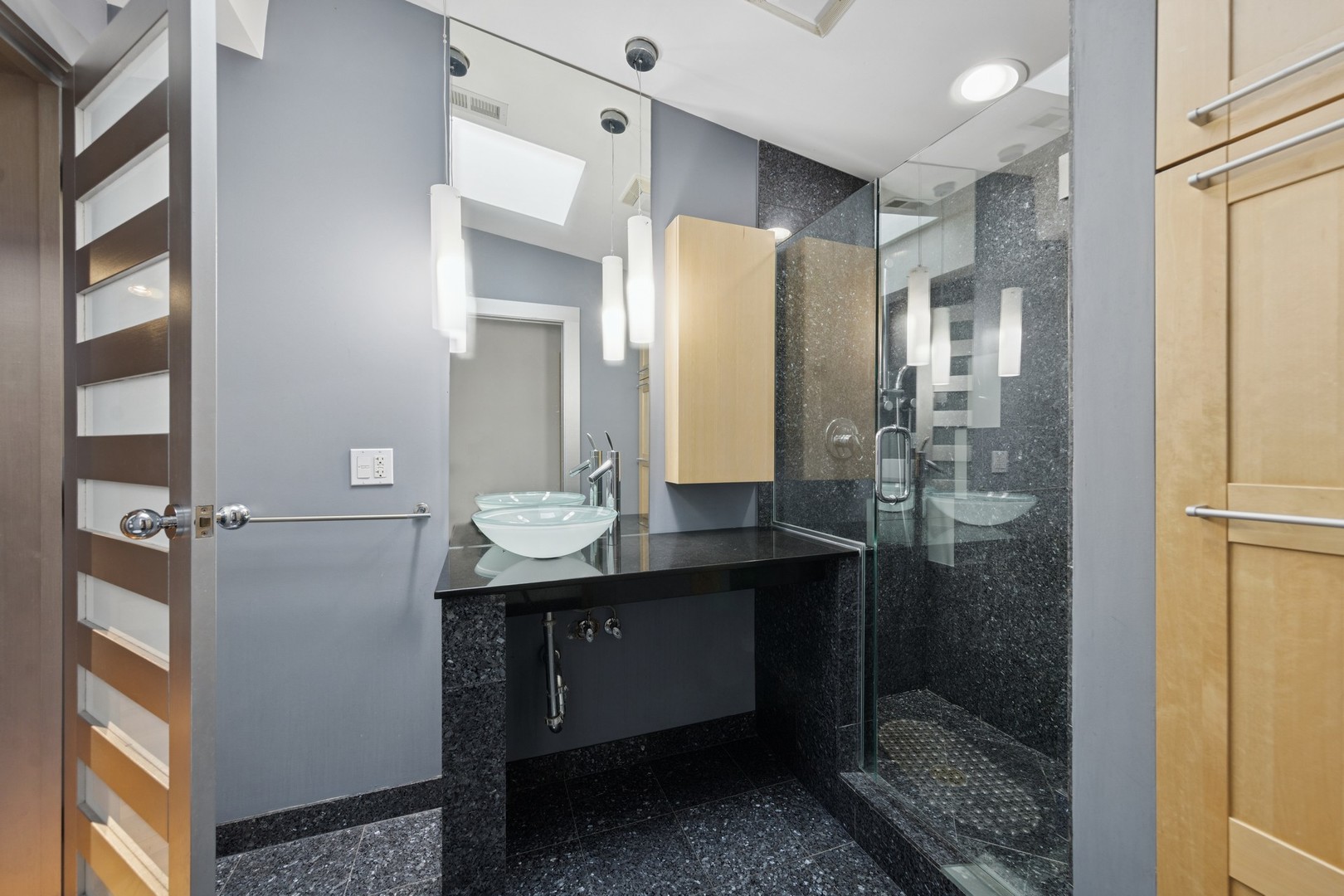 16W307 95th Place Burr Ridge, IL 60527 - Photo 6 of 54 Gallery Image 6