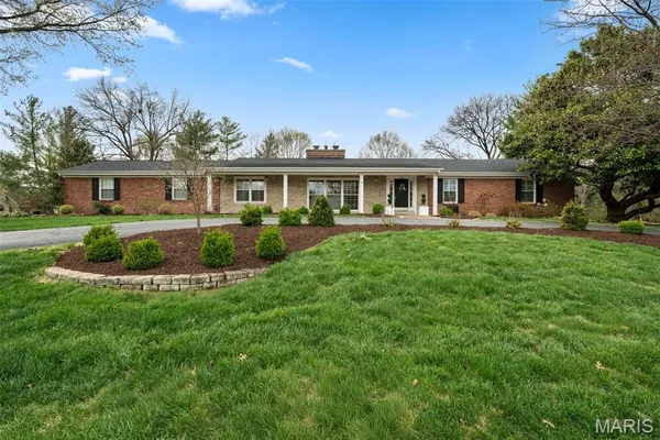 $899,000 | 1815 Gray Drive, Des Peres, MO 63131