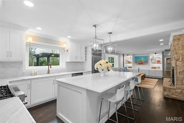 $899,000 | 1815 Gray Drive, Des Peres, MO 63131