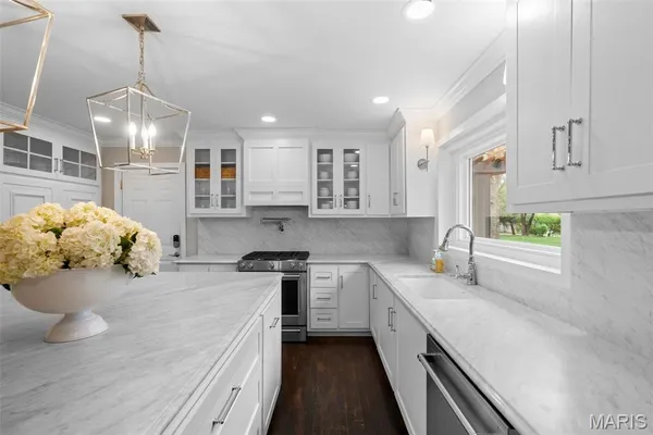 $899,000 | 1815 Gray Drive, Des Peres, MO 63131