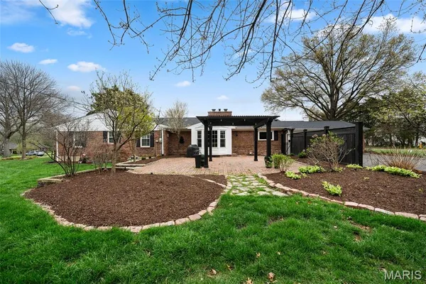 $899,000 | 1815 Gray Drive, Des Peres, MO 63131