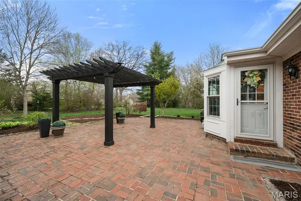 $899,000 | 1815 Gray Drive, Des Peres, MO 63131