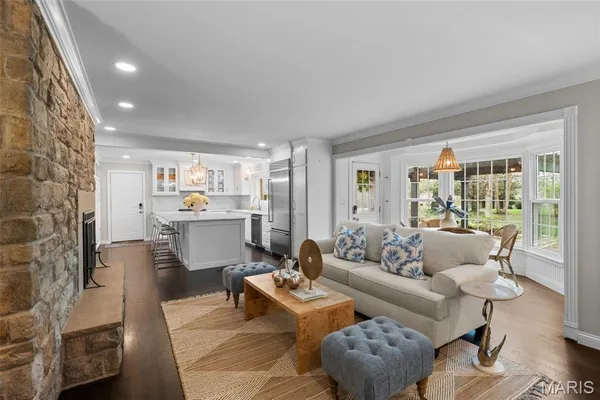 $899,000 | 1815 Gray Drive, Des Peres, MO 63131