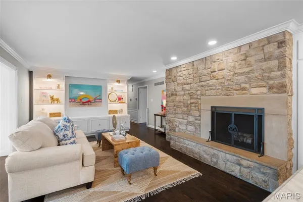 $899,000 | 1815 Gray Drive, Des Peres, MO 63131