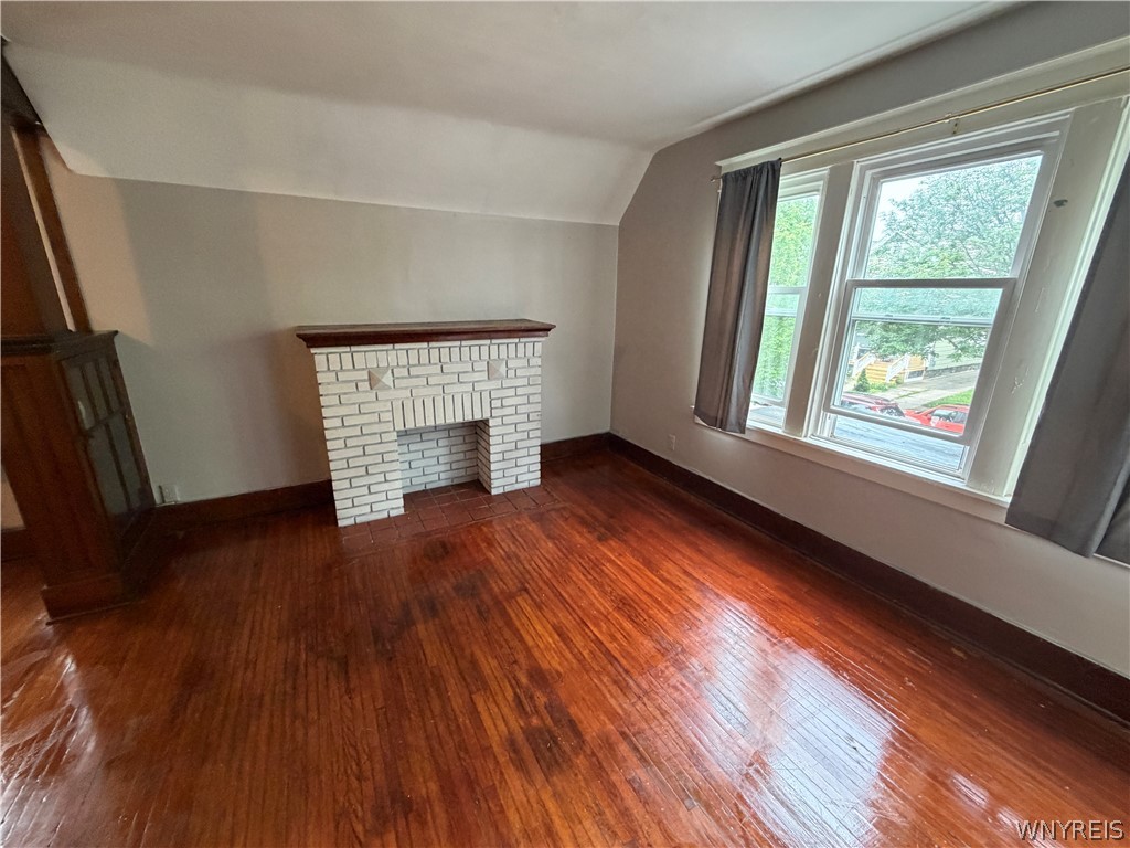 49 15th Street Buffalo, NY 14213 - Photo 3 of 17