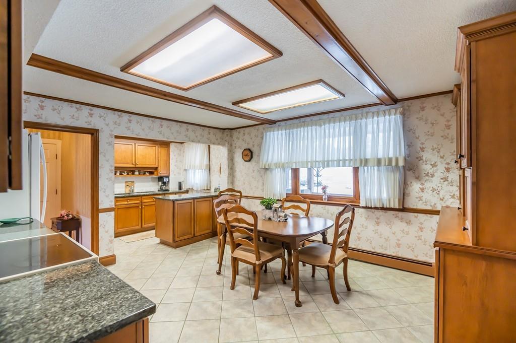 221 Chandler Road Andover, MA 01810 - Photo 8 of 26 Gallery Image 8