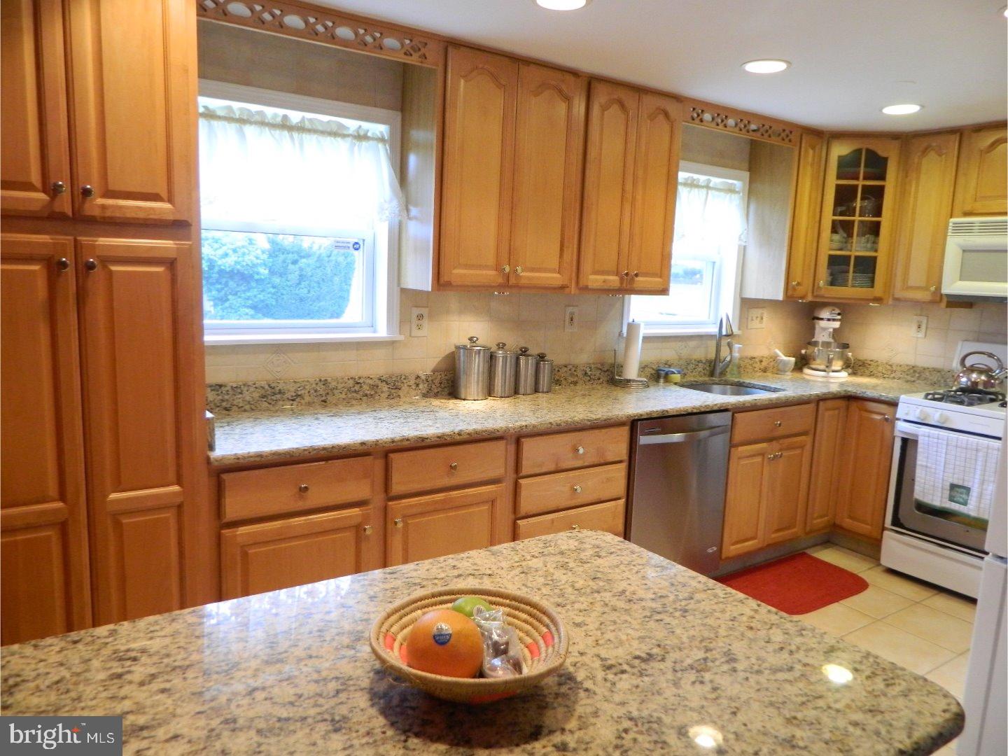 105 Ridgefield Road Philadelphia, PA 19154 - Photo 7 of 24 Kitchen