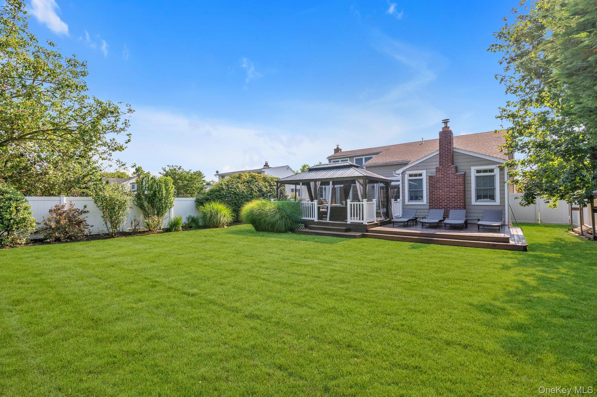 40 Frankel Road Massapequa, NY 11758 - Photo 25 of 27