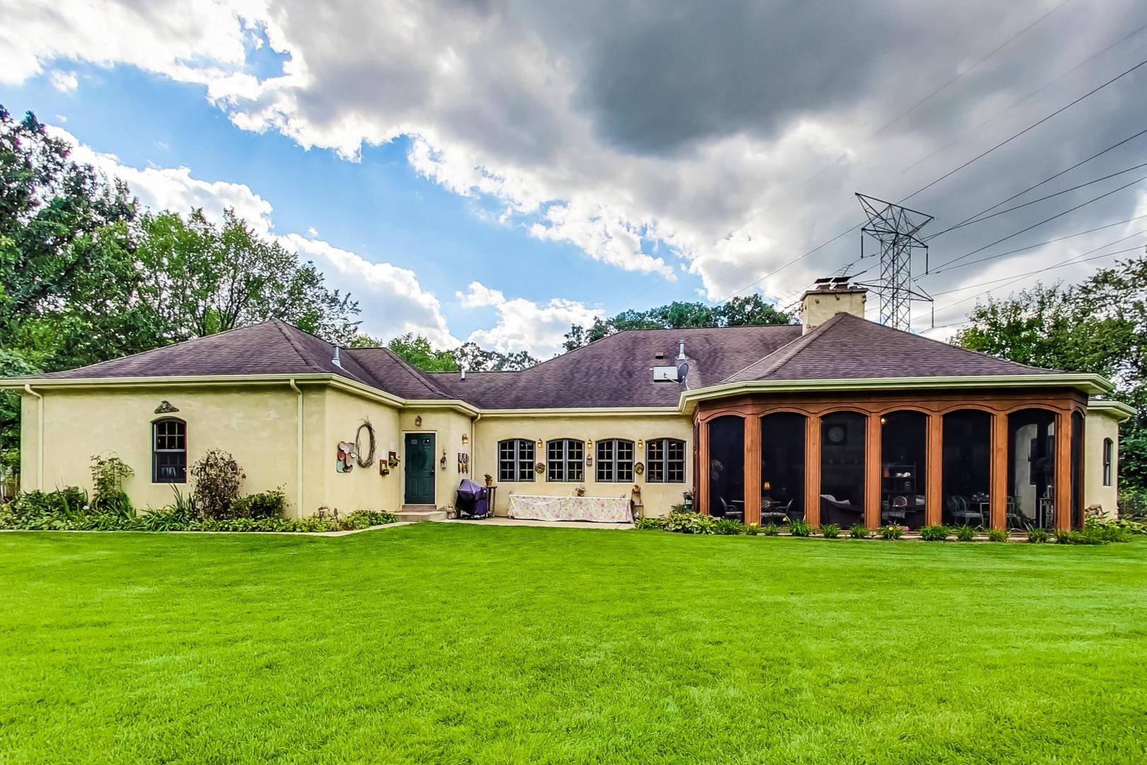 8901 Maple Avenue Burr Ridge, IL 60527 - Photo 52 of 68 a view of a house with backyard