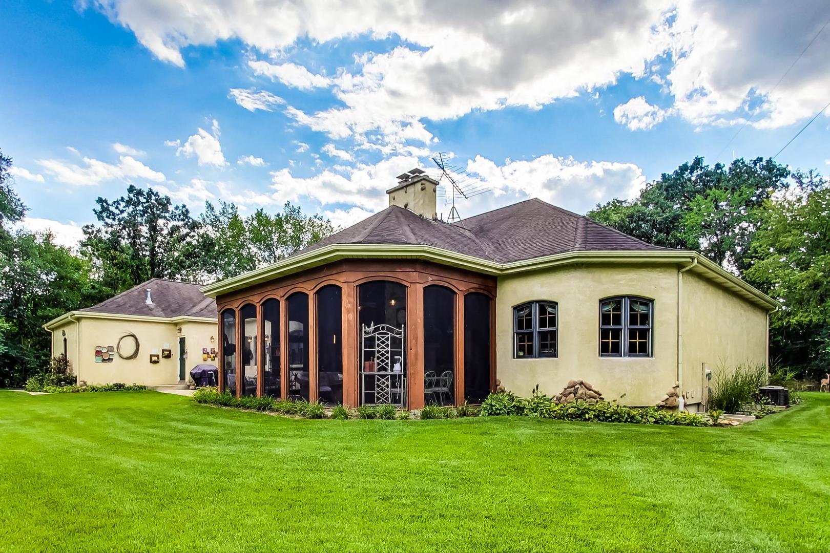 8901 Maple Avenue Burr Ridge, IL 60527 - Photo 53 of 68 a view of a back yard of the house