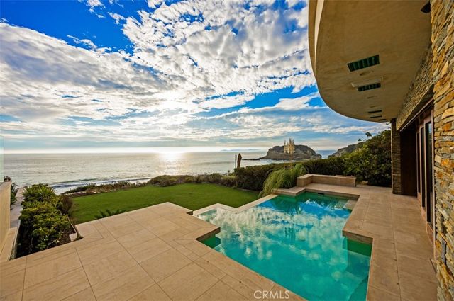 $24,995,000 | 25 Bay, Laguna Beach, CA 92651