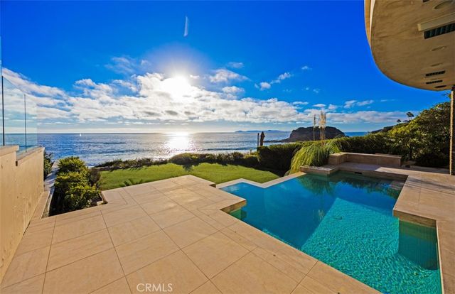 $24,995,000 | 25 Bay, Laguna Beach, CA 92651