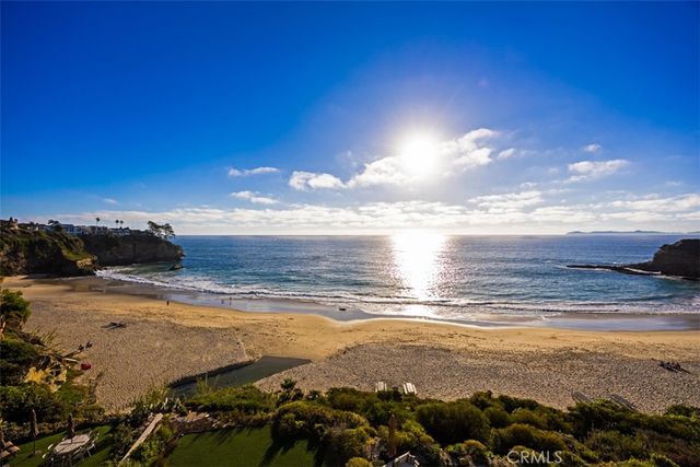 $24,995,000 | 25 Bay, Laguna Beach, CA 92651