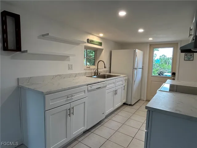 $277,000 | 2595 Pine Street, Matlacha, FL 33993