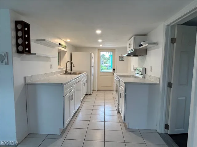 $277,000 | 2595 Pine Street, Matlacha, FL 33993