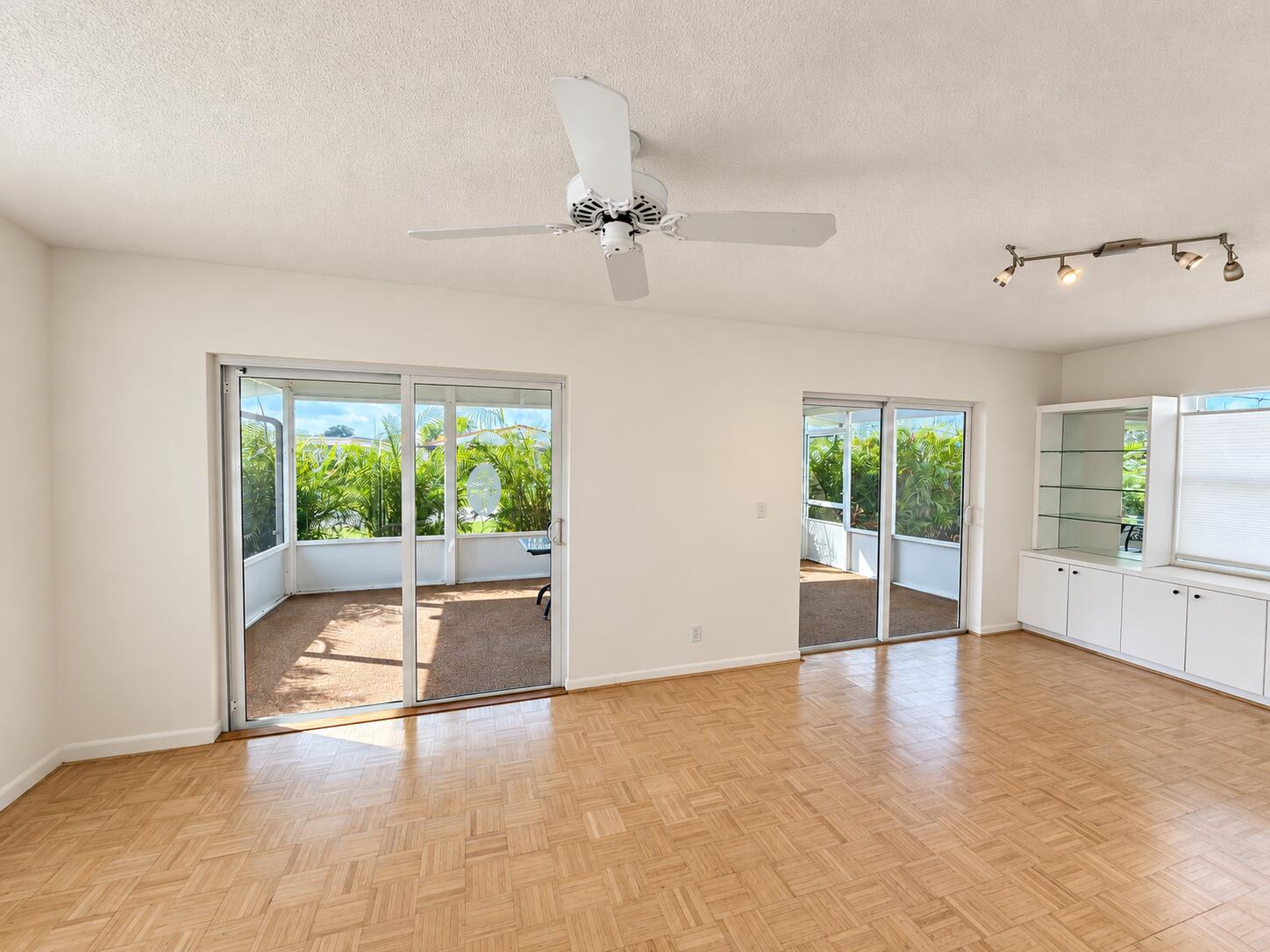 6309 Dusenburg Road Delray Beach, FL 33484 - Photo 12 of 26 Bright, airy Florida room interior