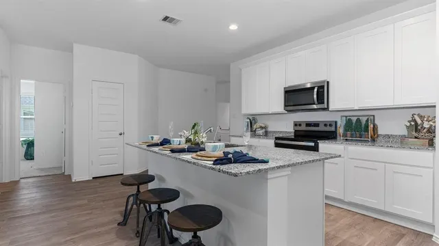 $2,350 | 2235 Laurel Bloom Lane, Sealy, TX 77474