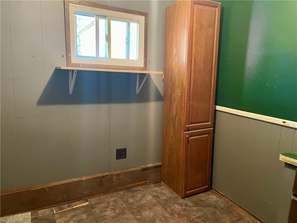 2140 Toy Road Kittanning, PA 16201 - Photo 10 of 15
