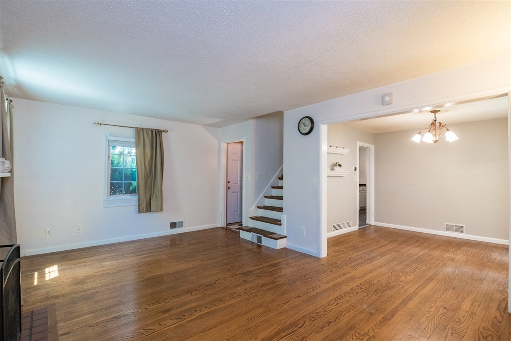 115 Abbott Street Springfield, MA 01118 - Photo 8 of 24