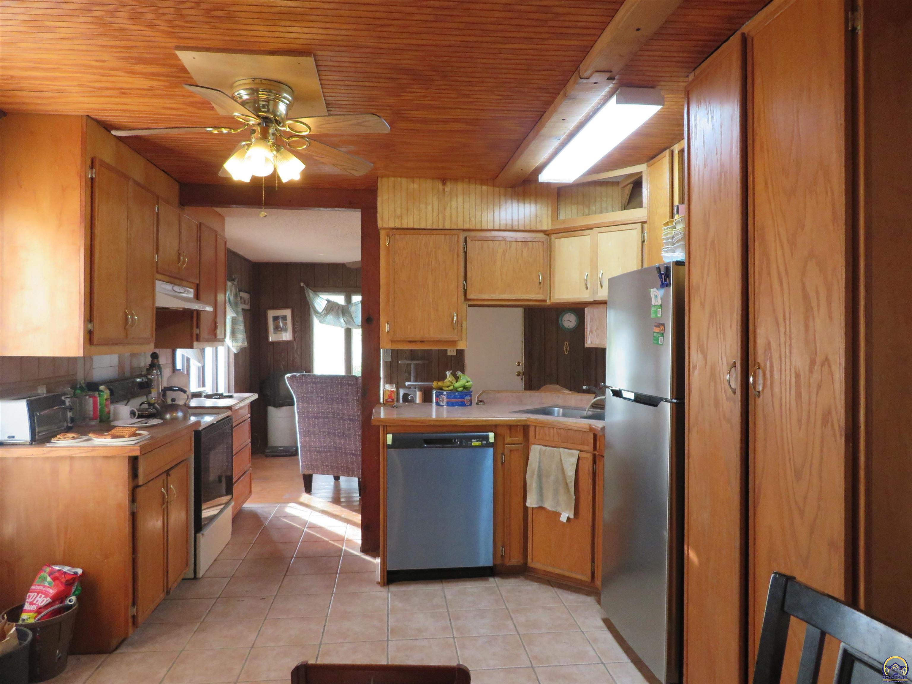 9263 Marion Road Oskaloosa, KS 66066 - Photo 11 of 40