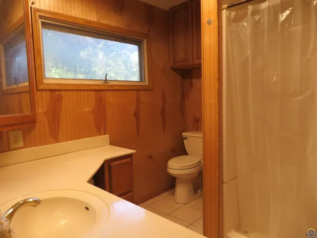 $260,000 | 9263 Marion Road, Oskaloosa, KS 66066