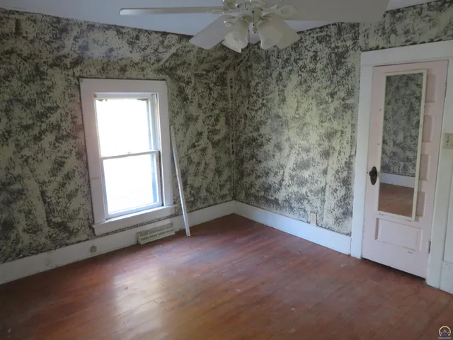 $260,000 | 9263 Marion Road, Oskaloosa, KS 66066