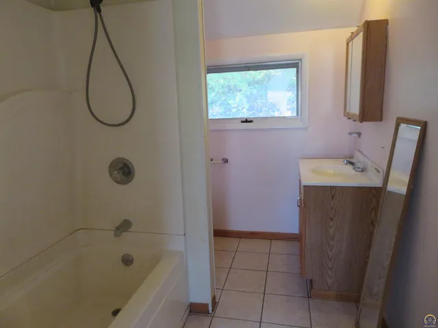 $260,000 | 9263 Marion Road, Oskaloosa, KS 66066