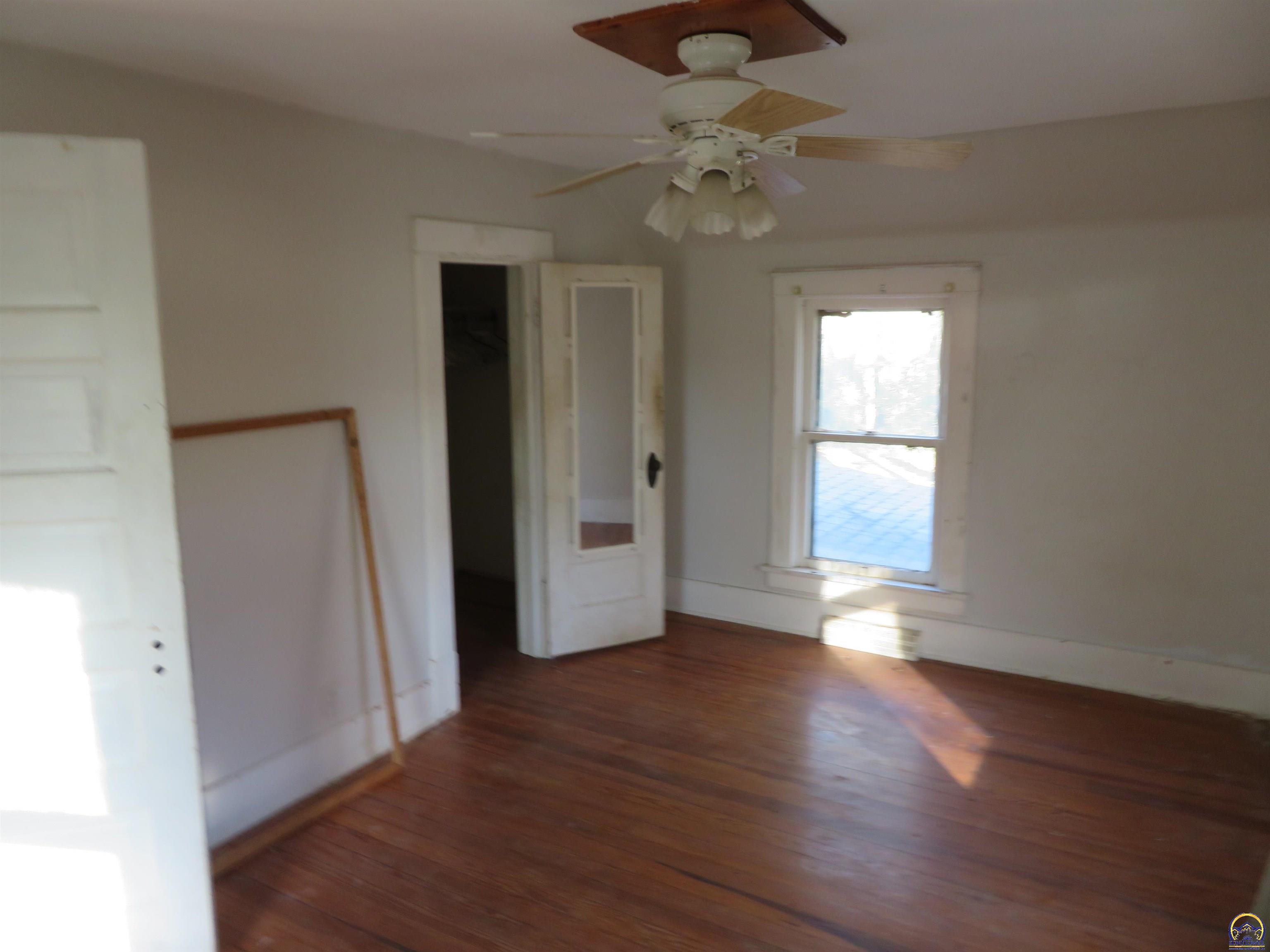 9263 Marion Road Oskaloosa, KS 66066 - Photo 17 of 40