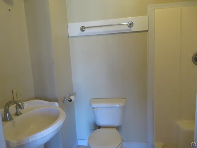 $260,000 | 9263 Marion Road, Oskaloosa, KS 66066