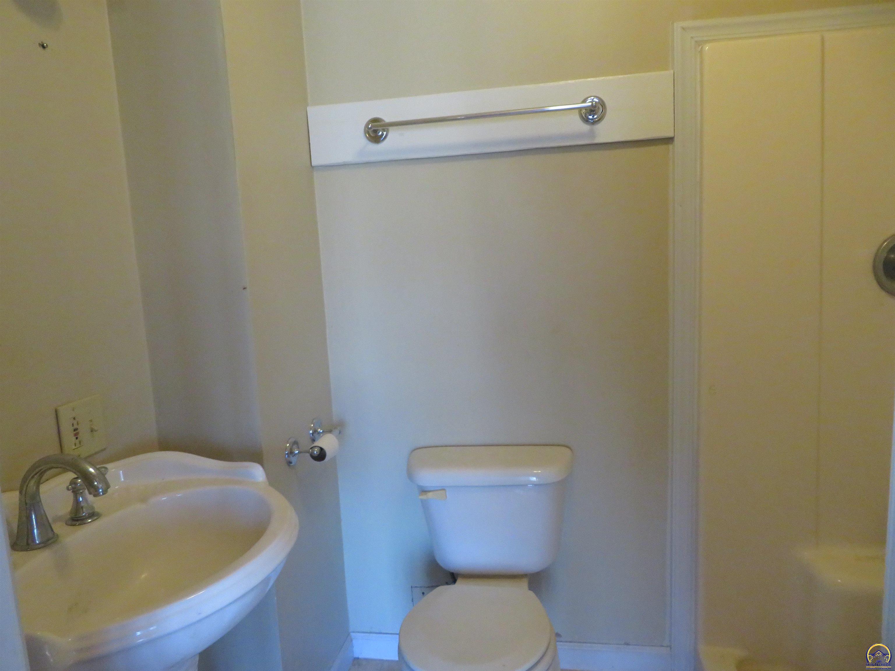 9263 Marion Road Oskaloosa, KS 66066 - Photo 18 of 40