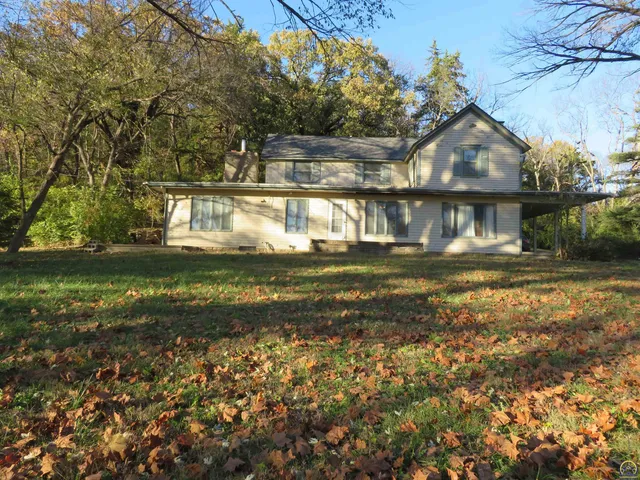 $260,000 | 9263 Marion Road, Oskaloosa, KS 66066