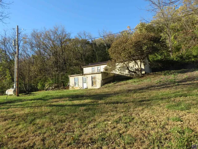 $260,000 | 9263 Marion Road, Oskaloosa, KS 66066