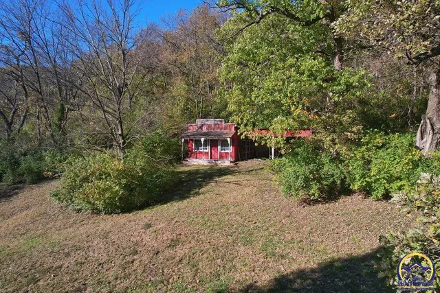 $260,000 | 9263 Marion Road, Oskaloosa, KS 66066